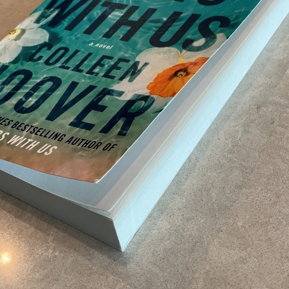 🌻 3/$13 Colleen Hoover - Picture 6 of 10